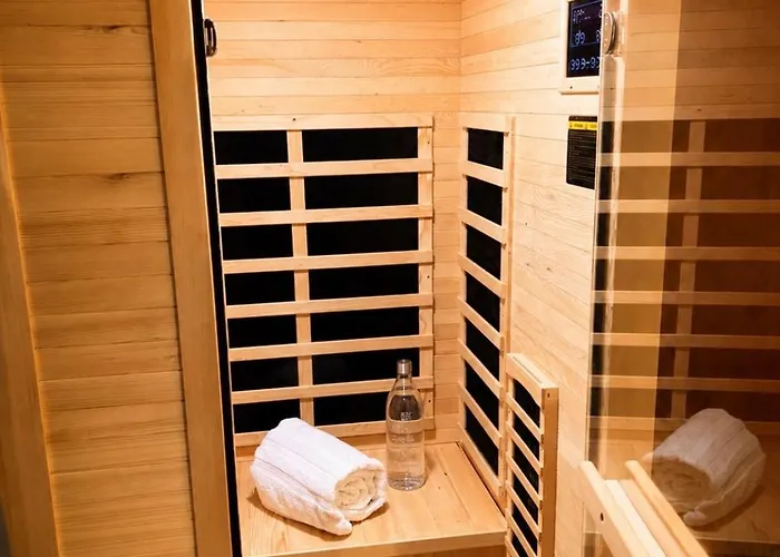 Retreat, 2 King Suites, Private Sauna & Pool, Pickleball