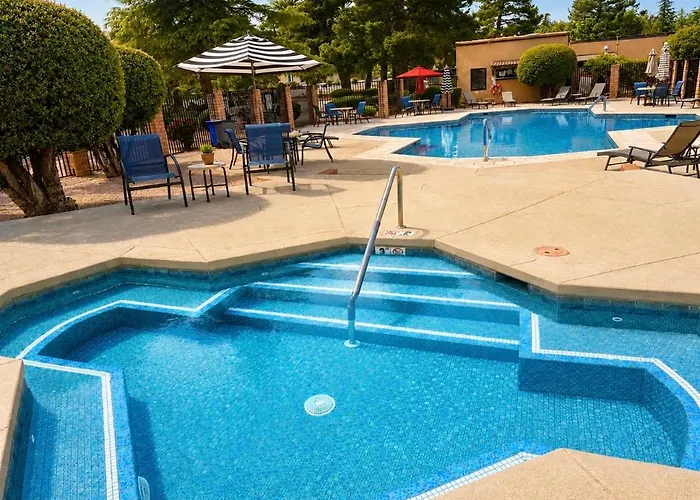 Apartment Retreat, 2 King Suites, Private Sauna & Pool, Pickleball Sedona