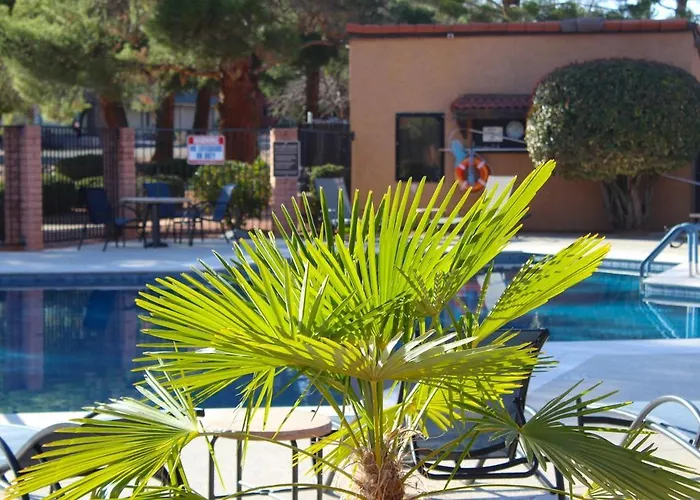 Retreat, 2 King Suites, Private Sauna & Pool, Pickleball *
